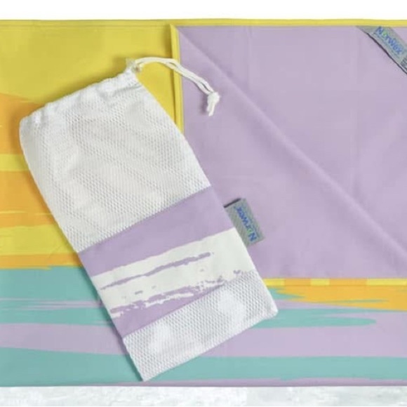 Norwex Hawaiian Stripe Beach Towel Aloha Brand New Dries Fast microfiber 2 sided - Picture 2 of 4